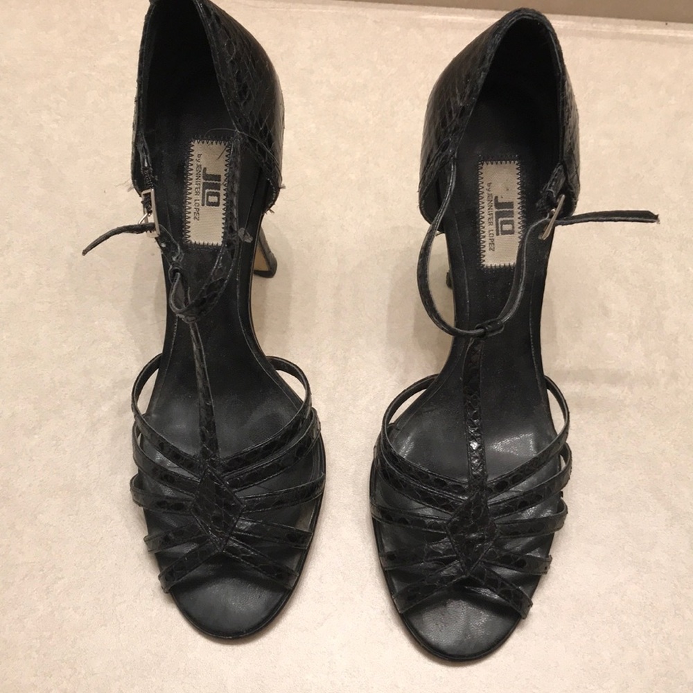 Strappy heel